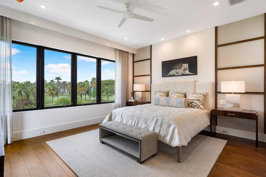 ROYAL PALM YACHT & COUNTRY CLUB - Residential