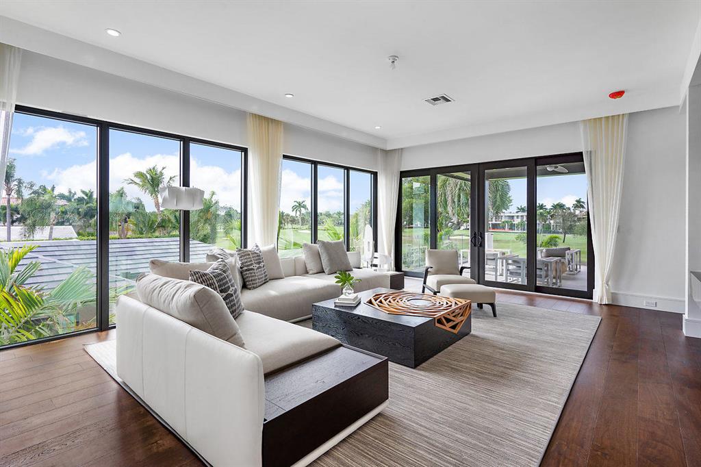 ROYAL PALM YACHT & COUNTRY CLUB - Residential