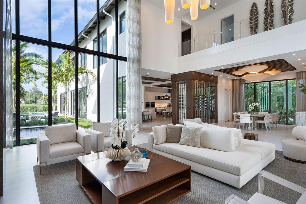 ROYAL PALM YACHT & COUNTRY CLUB - Residential