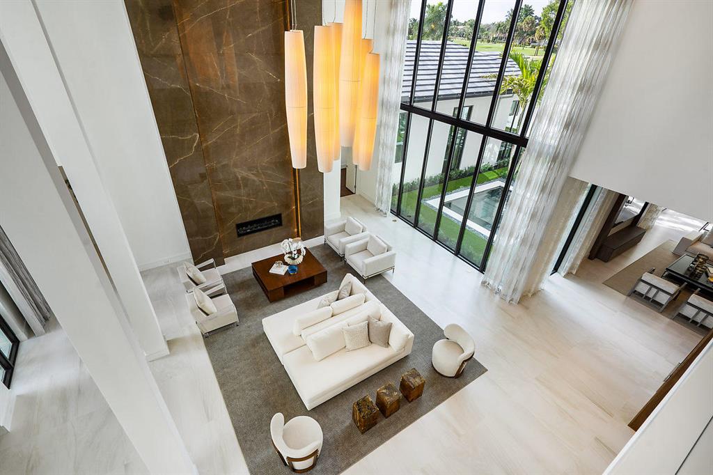 ROYAL PALM YACHT & COUNTRY CLUB - Residential