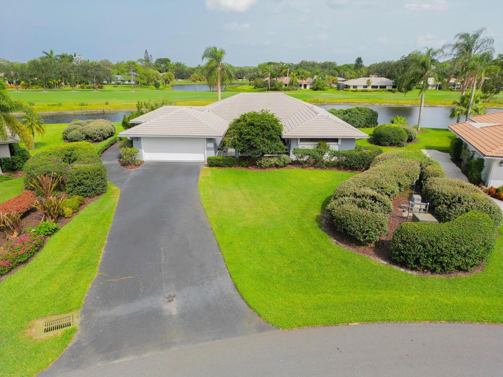 Photo of 4813 SW Aberdeen Circle, Palm City, FL 34990 (MLS # R10989099)