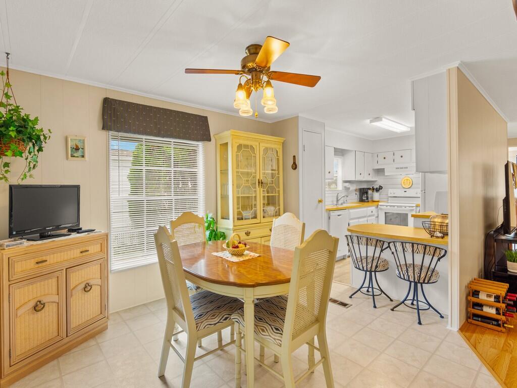 Spanish Lakes Golf Villag - Residential