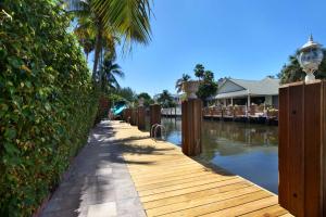 DELRAY BEACH SHORES - Residential