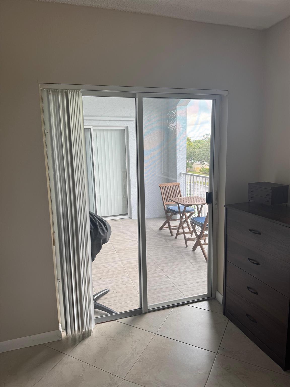 ROYAL GRAND CONDO - Residential Lease