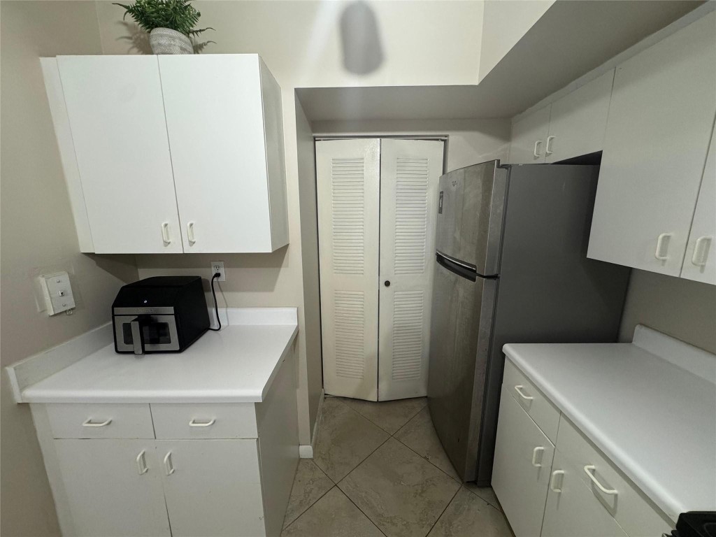 ROYAL GRAND CONDO - Residential Lease