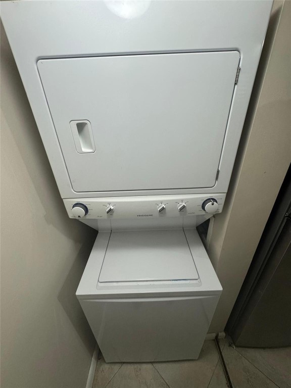 ROYAL GRAND CONDO - Residential Lease