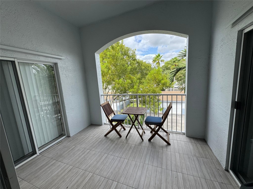 ROYAL GRAND CONDO - Residential Lease