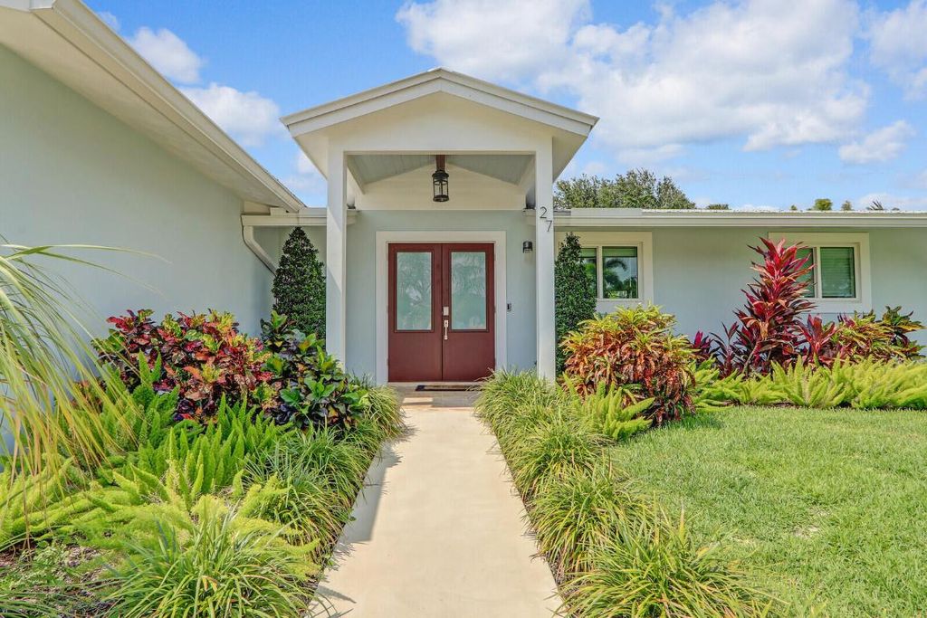Photo of 27 Willow Road, Tequesta, FL 33469 (MLS # R10988041)