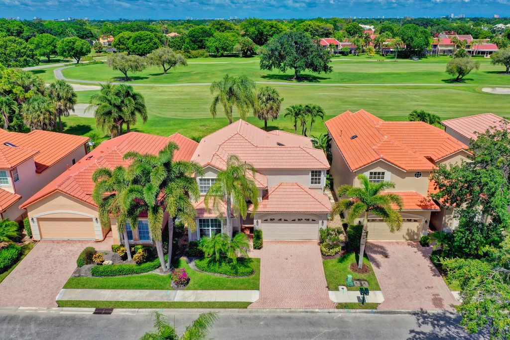 Photo of 4 Monterey Pointe Drive Dr, Palm Beach Gardens, FL 33418 (MLS # R10811626)