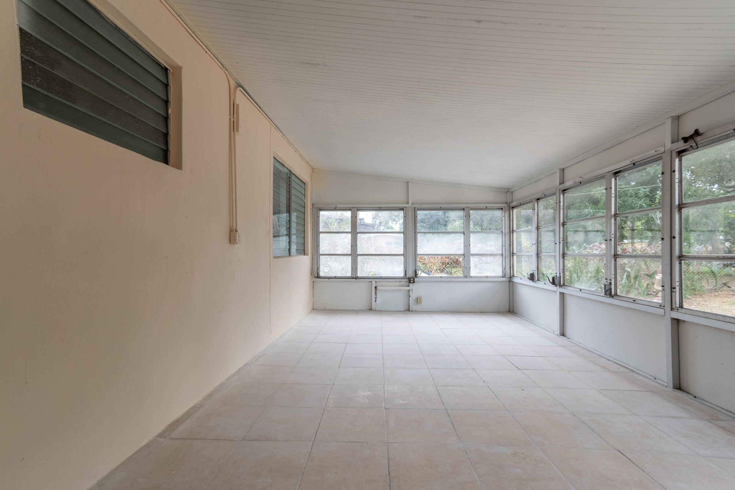 RIVER PARK UNIT 5 - Residential Lease