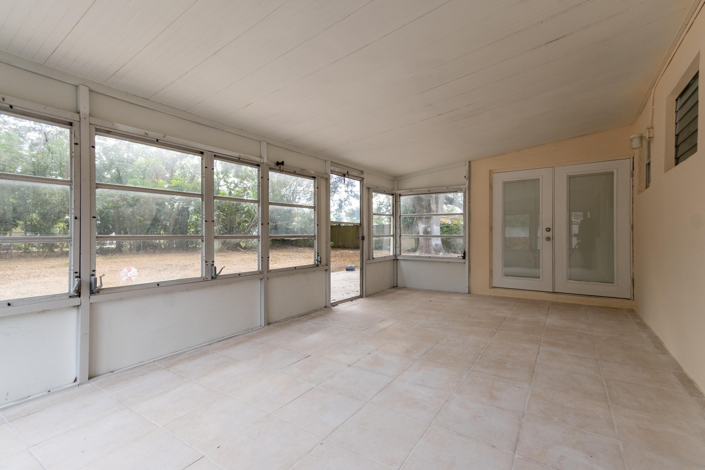 RIVER PARK UNIT 5 - Residential Lease