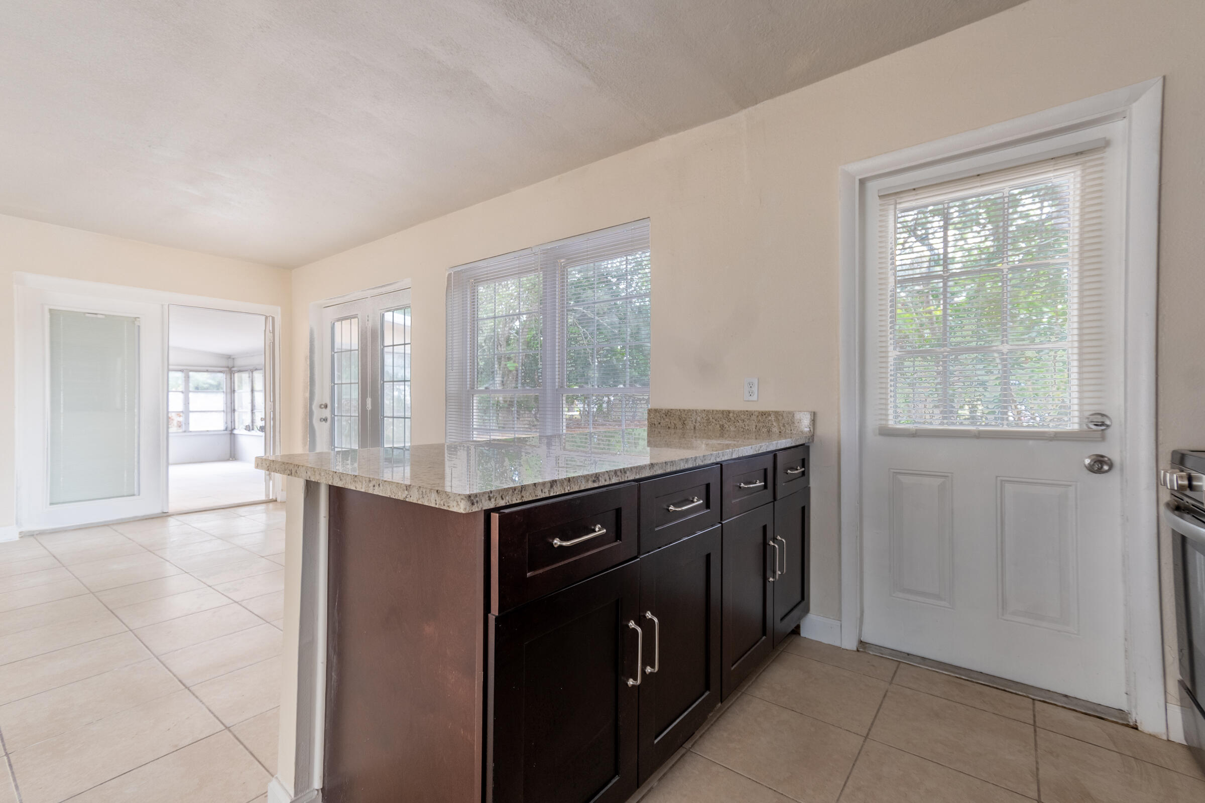 RIVER PARK UNIT 5 - Residential Lease