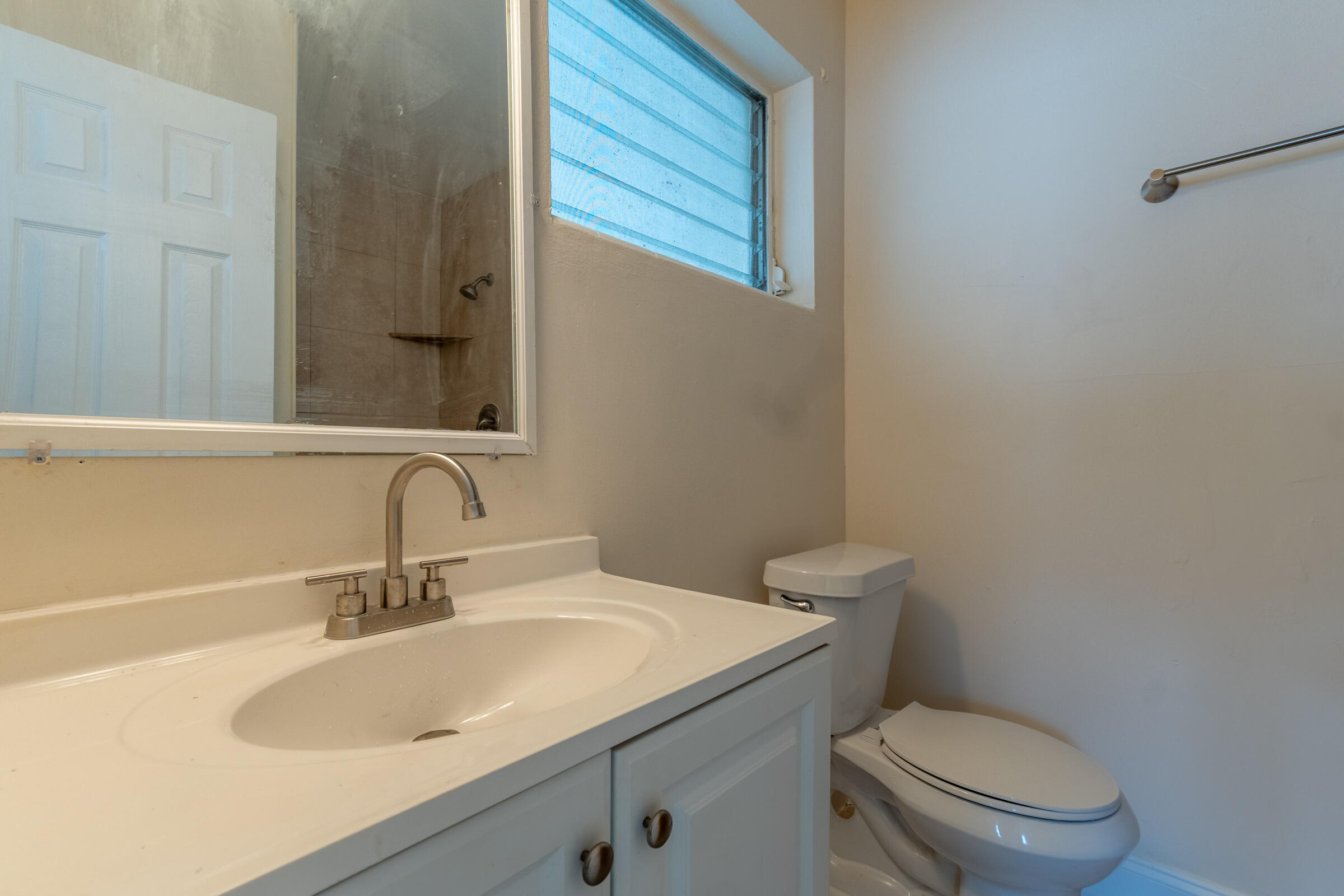 RIVER PARK UNIT 5 - Residential Lease