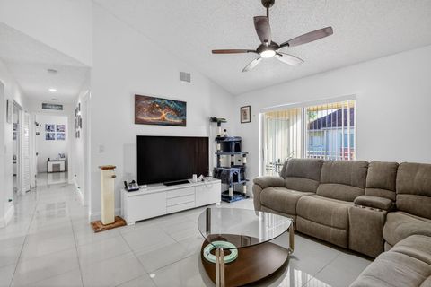 18840 NW 57th Avenue 302 Hialeah FL 33015