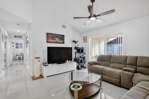 18840 NW 57th Avenue 302 Hialeah FL 33015