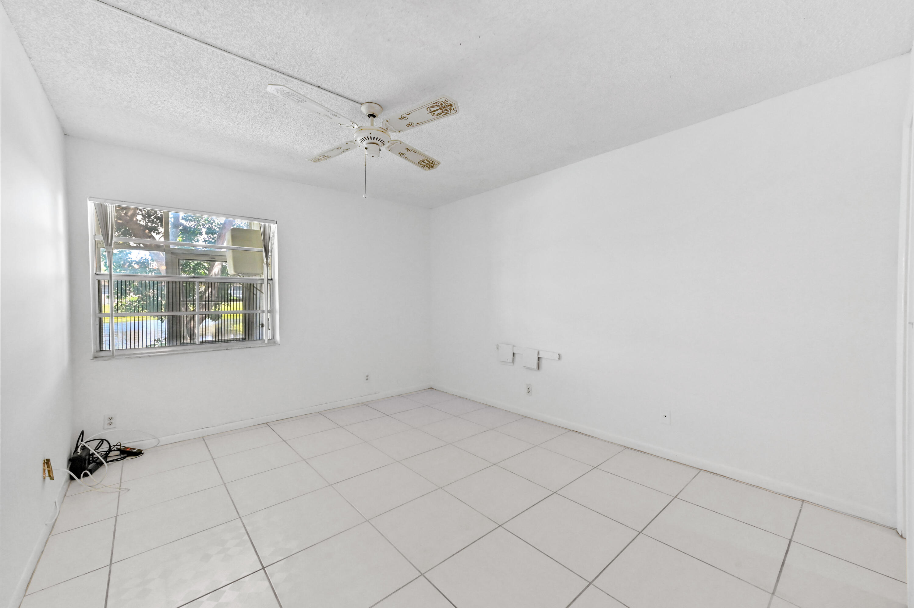 KINGS POINT CAPRI - Residential