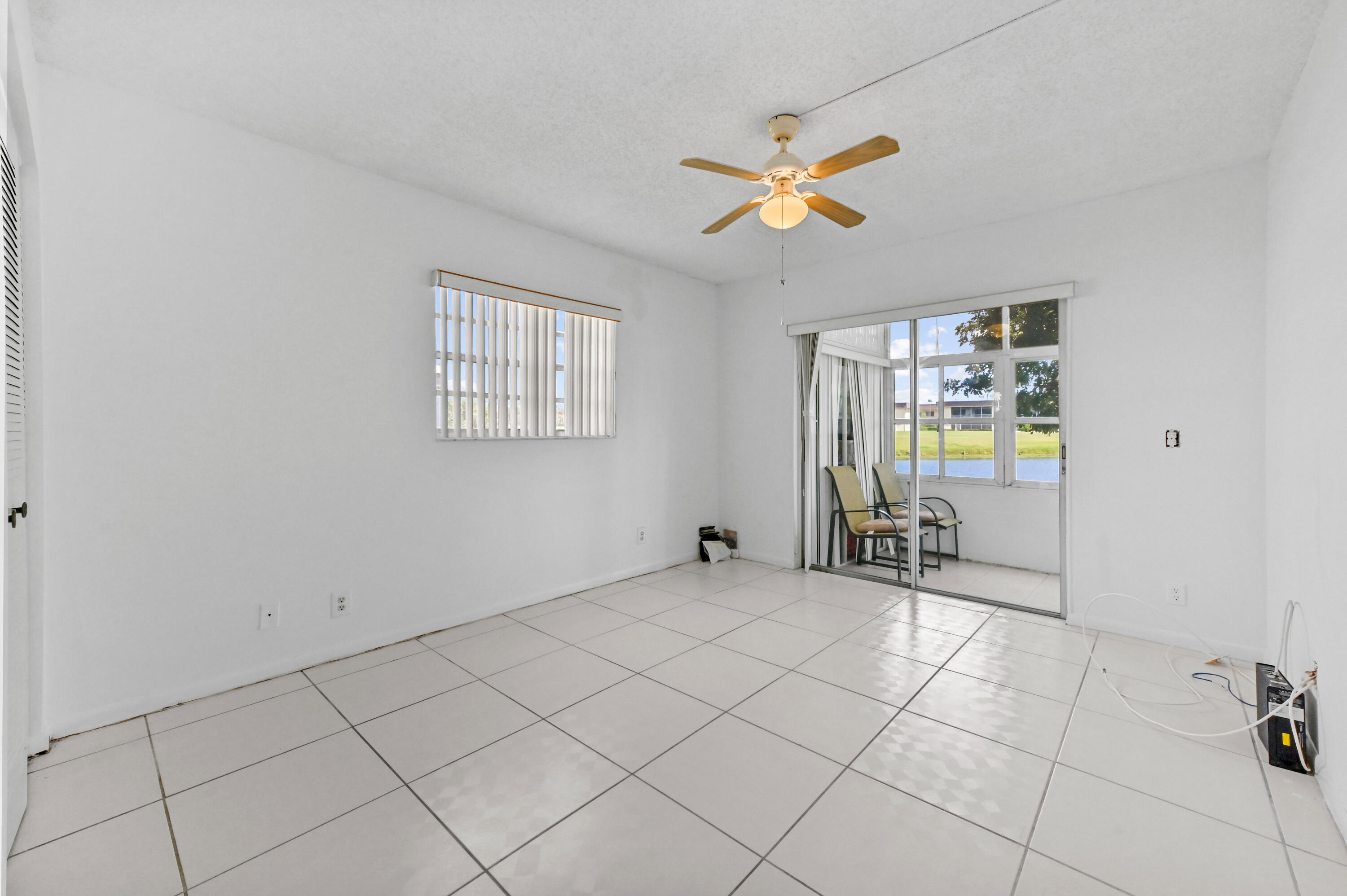 KINGS POINT CAPRI - Residential