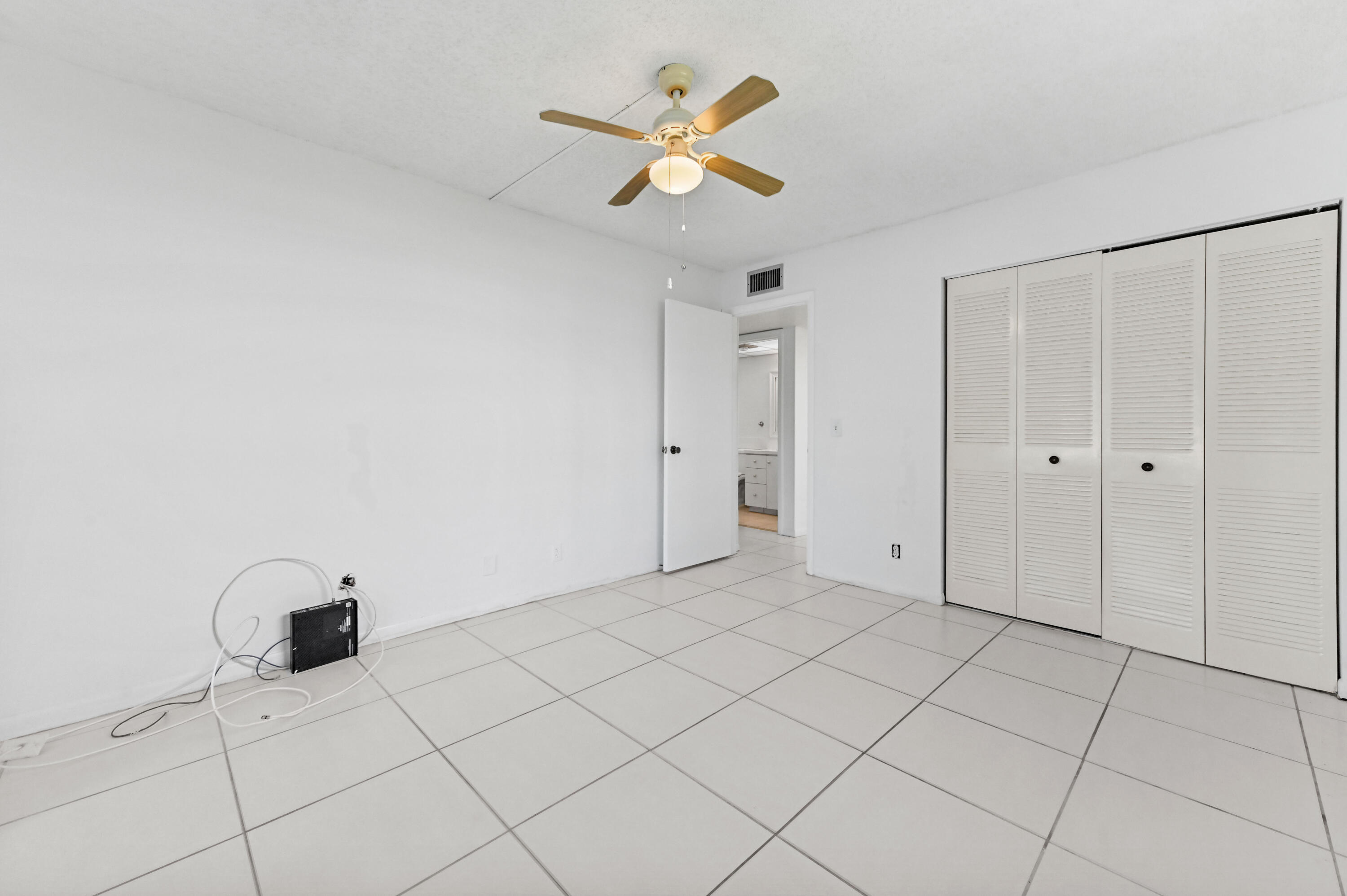 KINGS POINT CAPRI - Residential