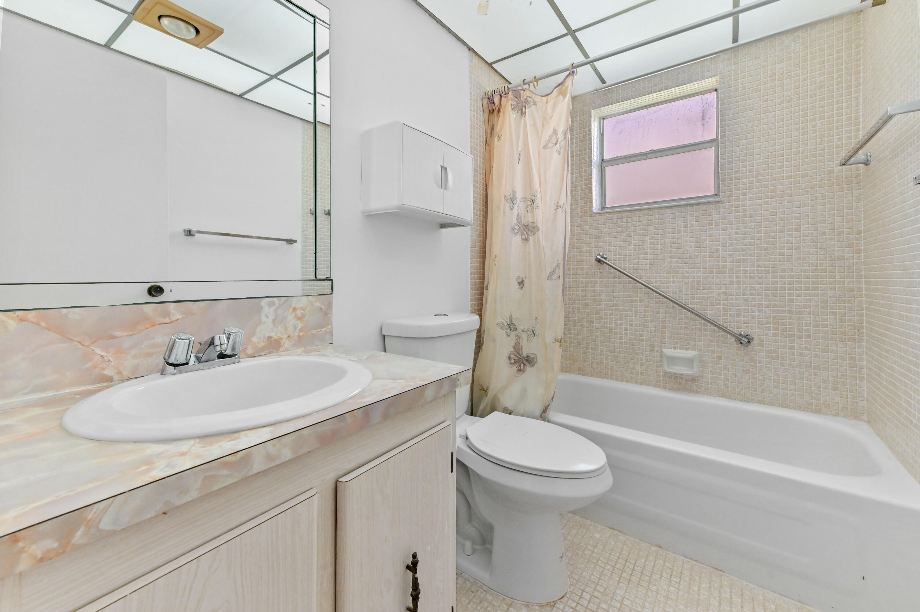 KINGS POINT CAPRI - Residential