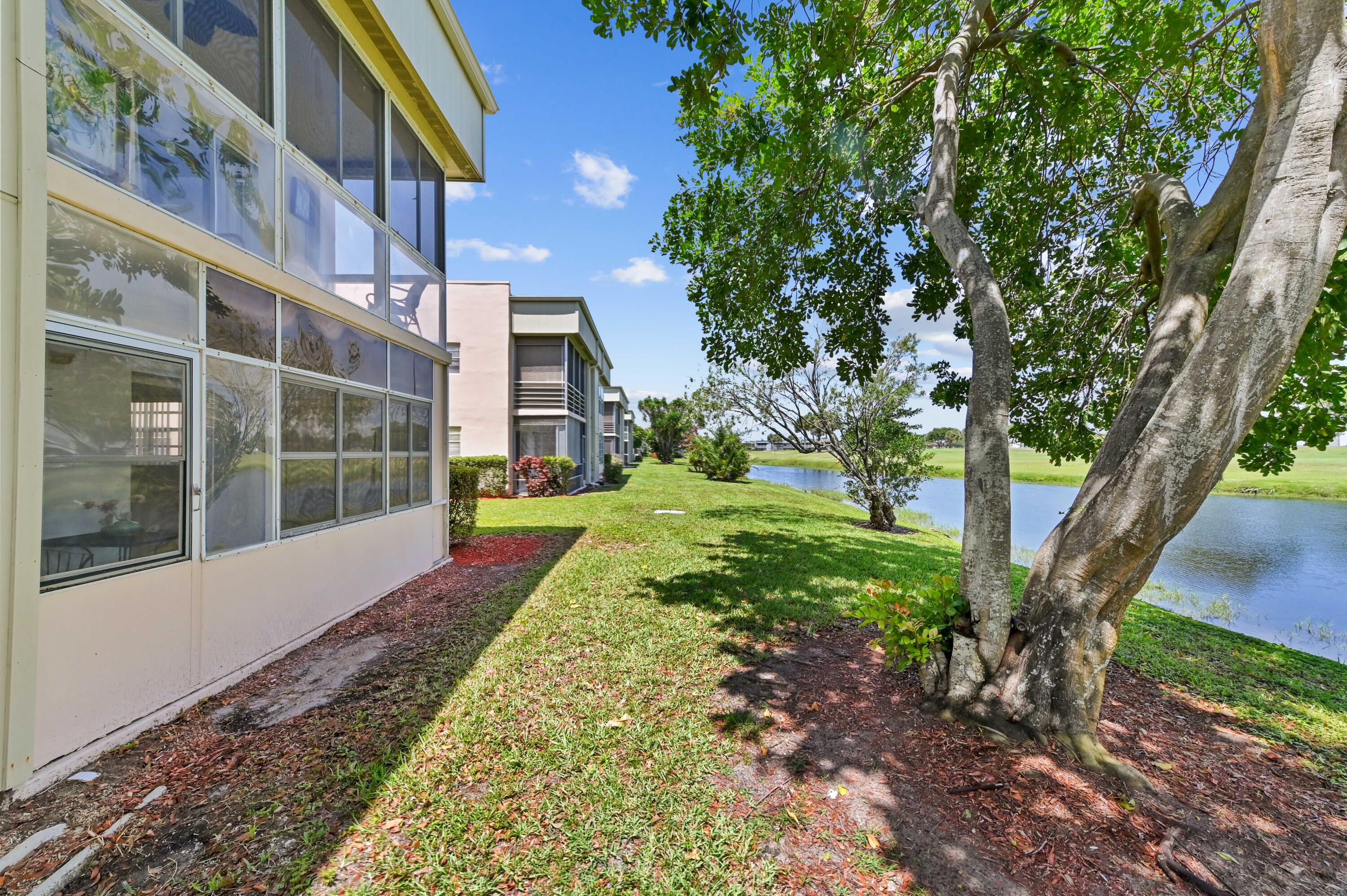 KINGS POINT CAPRI - Residential