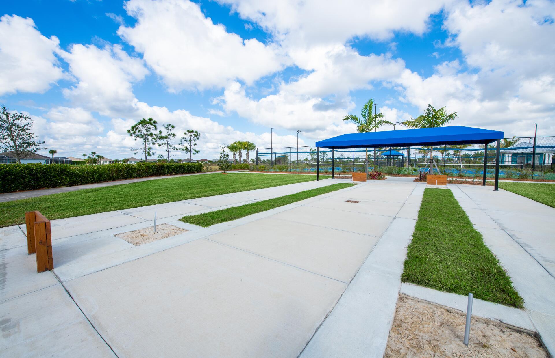 DEL WEBB TRADITION - Residential