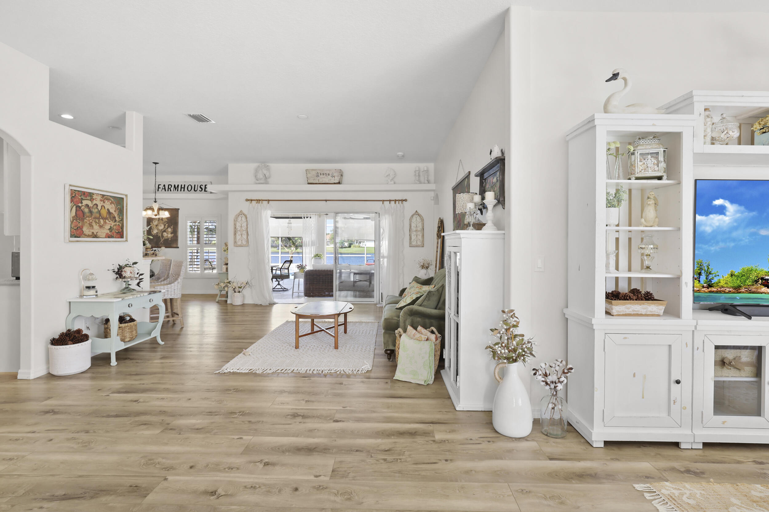 375 E Temple Ct Court SW