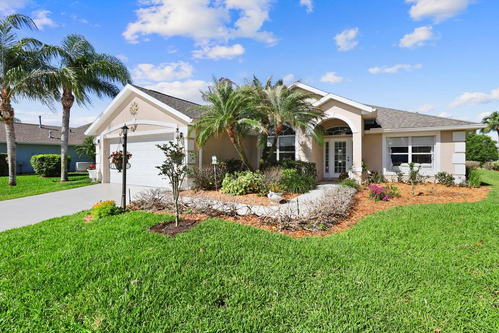 Photo of 375 E Temple Ct Court SW, Vero Beach, FL 32968 (MLS # B26015889)