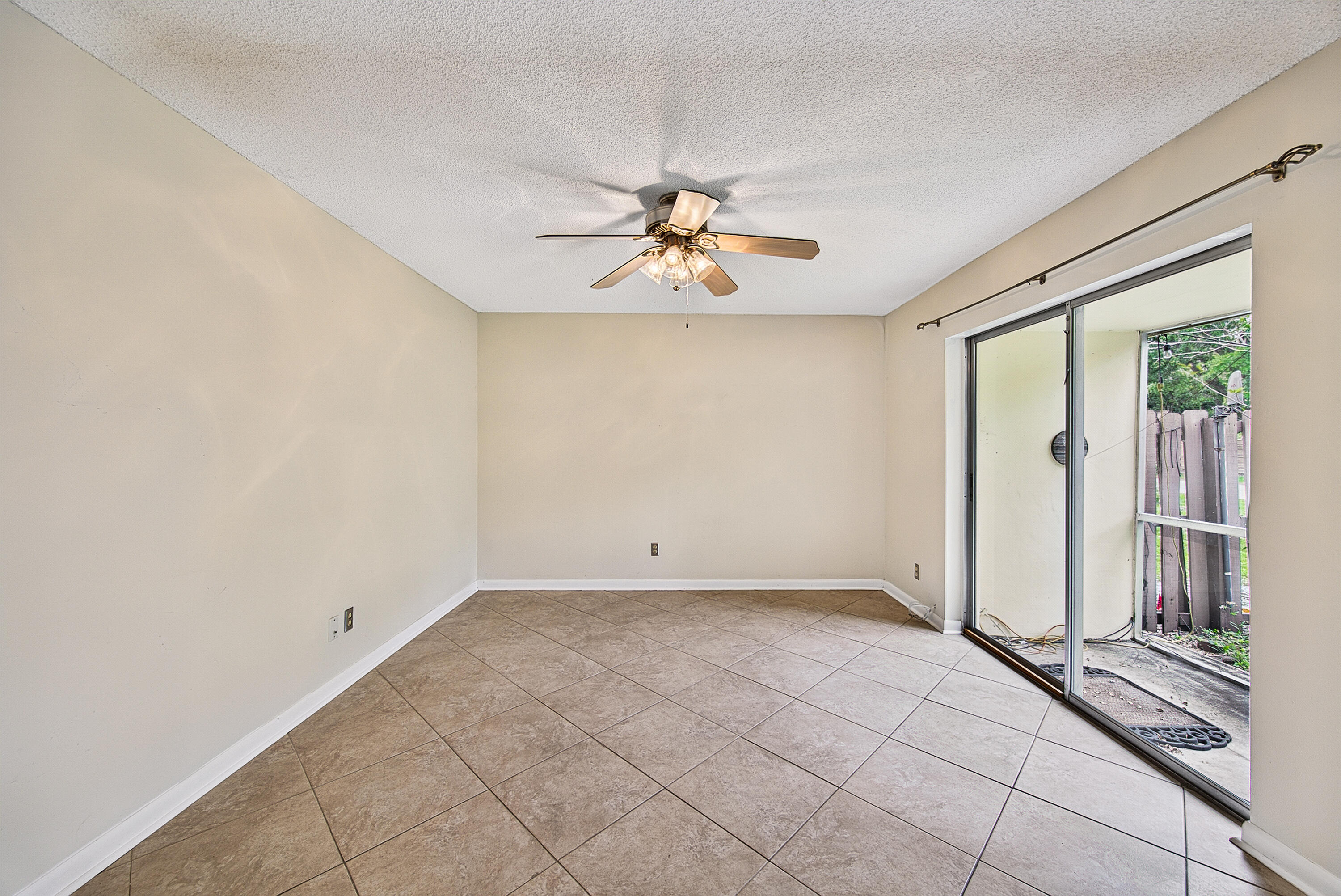 NO 1 PALM-AIRE VILLAGE CONDO - Residential