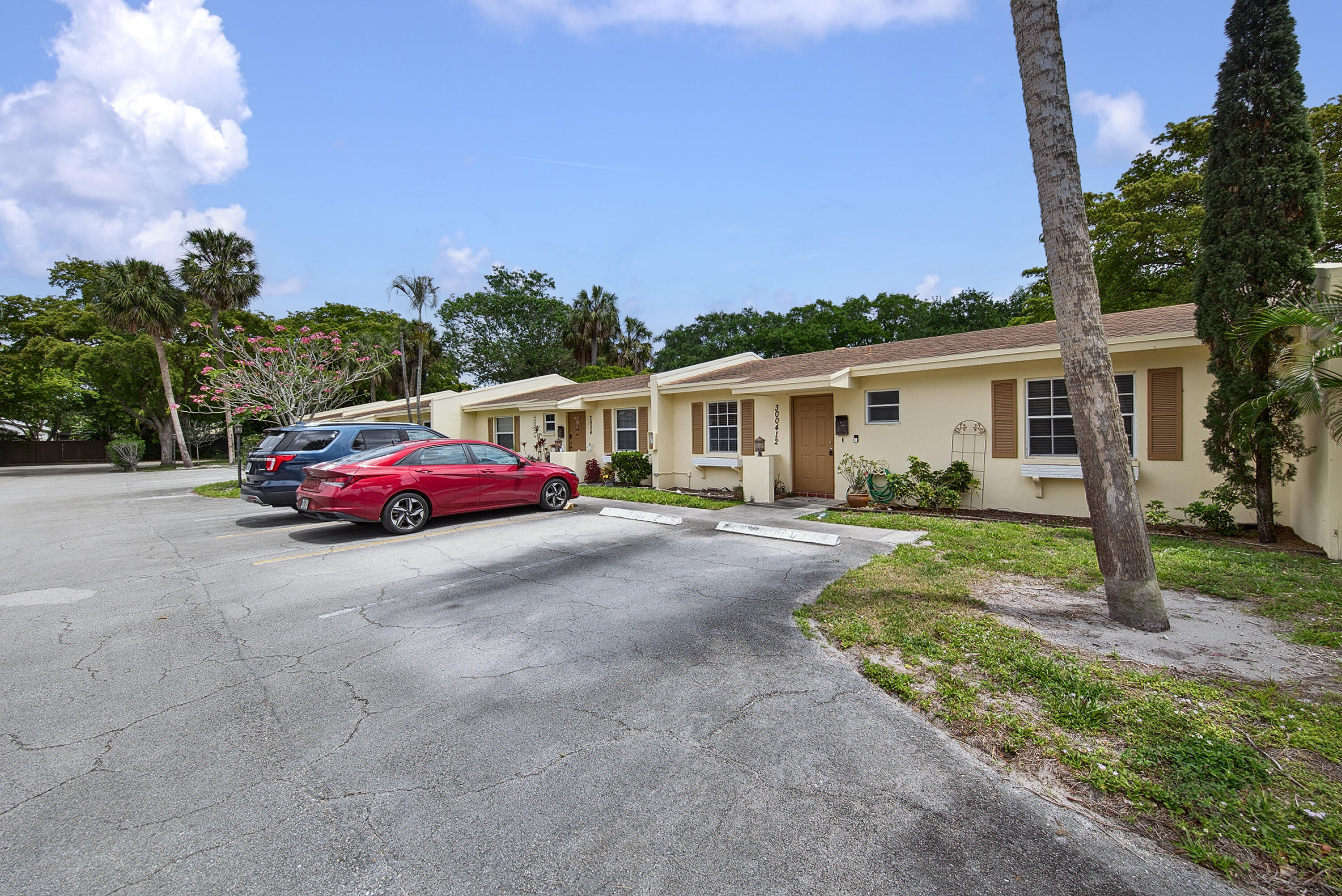 NO 1 PALM-AIRE VILLAGE CONDO - Residential