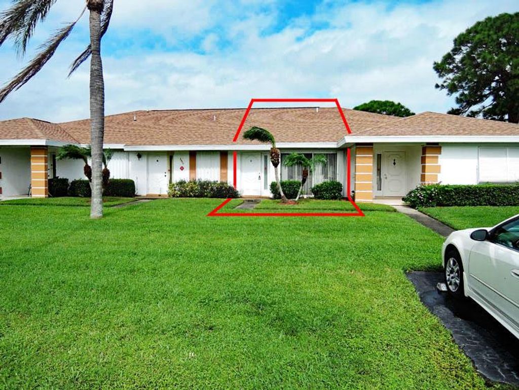 Photo of 1212 S Lakes End Drive #C, Fort Pierce, FL 34982 (MLS # R10670123)