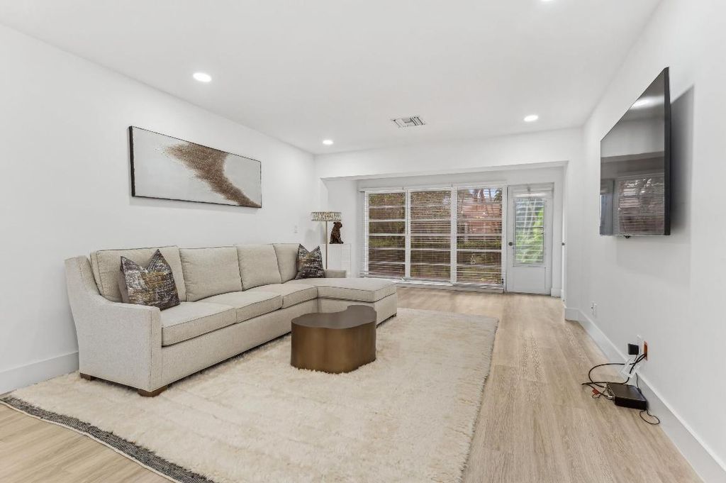 Photo of 13725 Flora Place #D, Delray Beach, FL 33484 (MLS # R11096004)