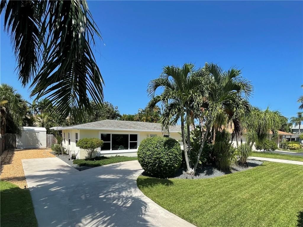 Photo of 711 Ocean Inlet Dr, Boynton Beach, FL 33435 (MLS # F10299676)