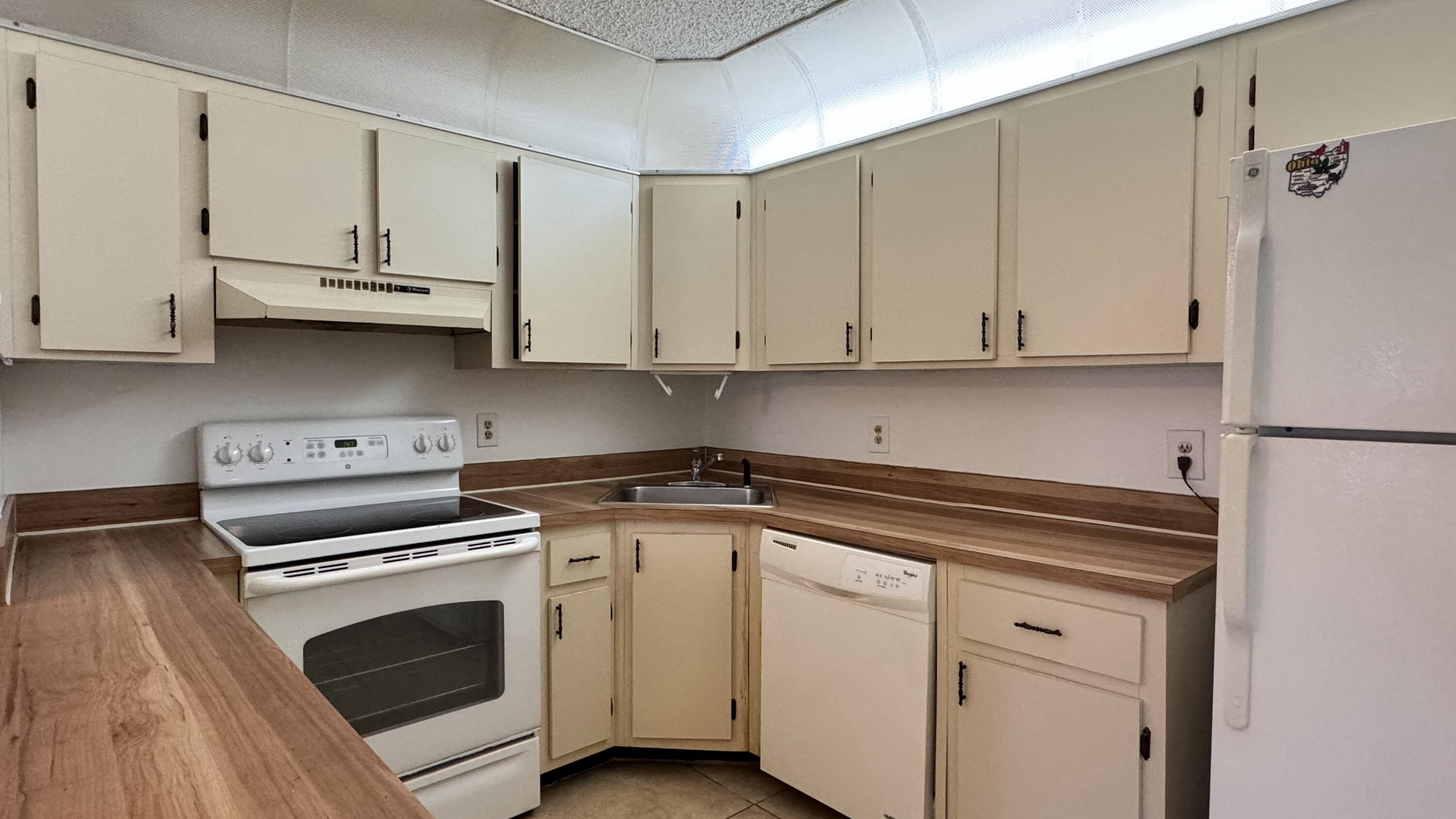 PINE RIDGE NORTH I CONDO - Residential Lease
