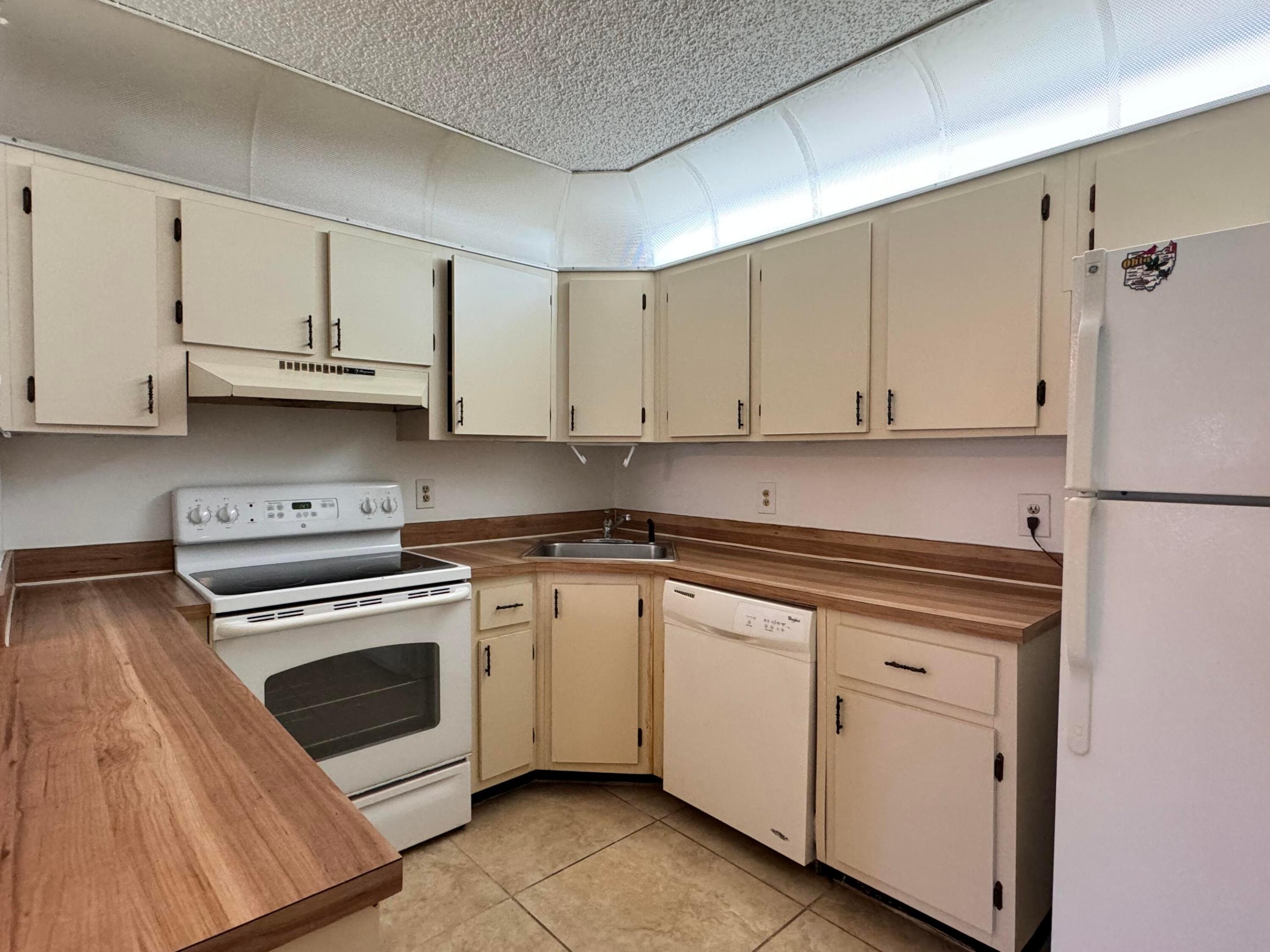 PINE RIDGE NORTH I CONDO - Residential Lease