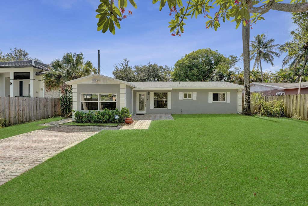 Photo of 300 SW 19TH Avenue, Fort Lauderdale, FL 33312 (MLS # B26056346)