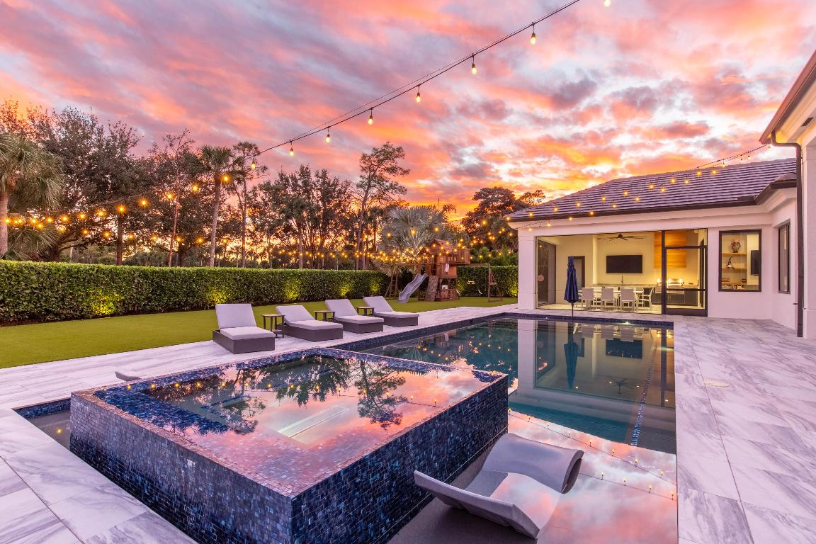 BREAKERS WEST 8 - Residential