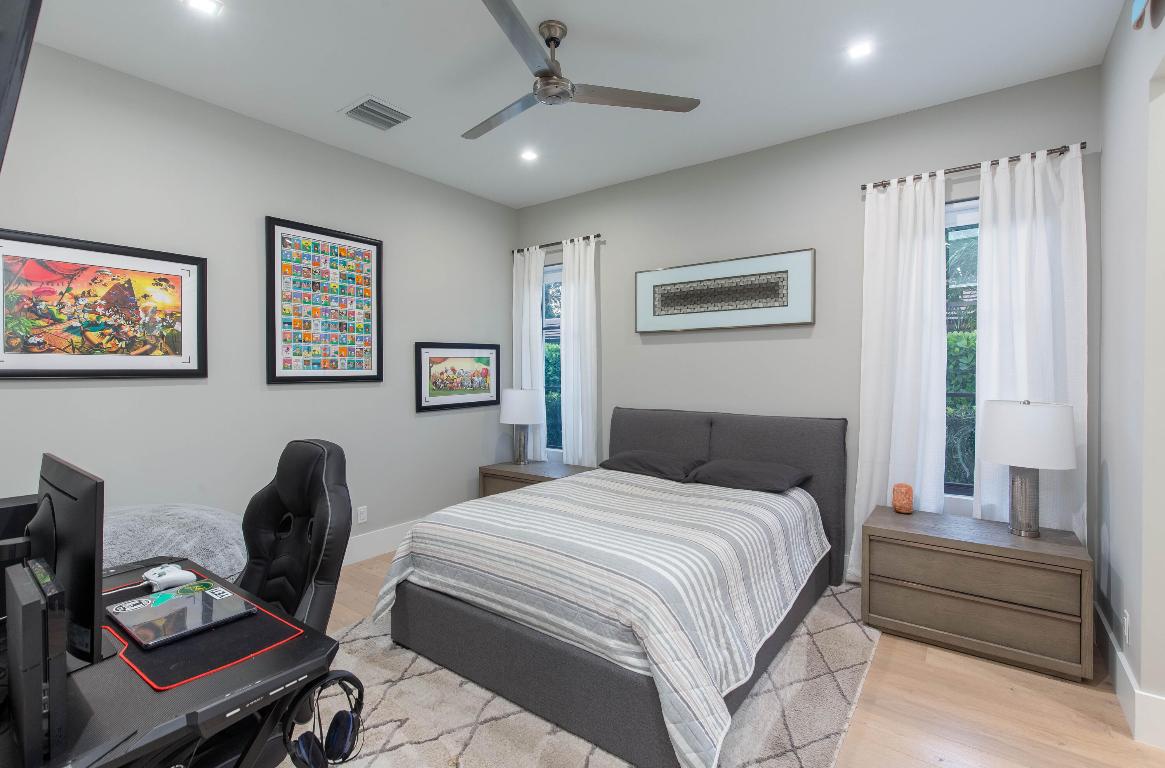 BREAKERS WEST 8 - Residential