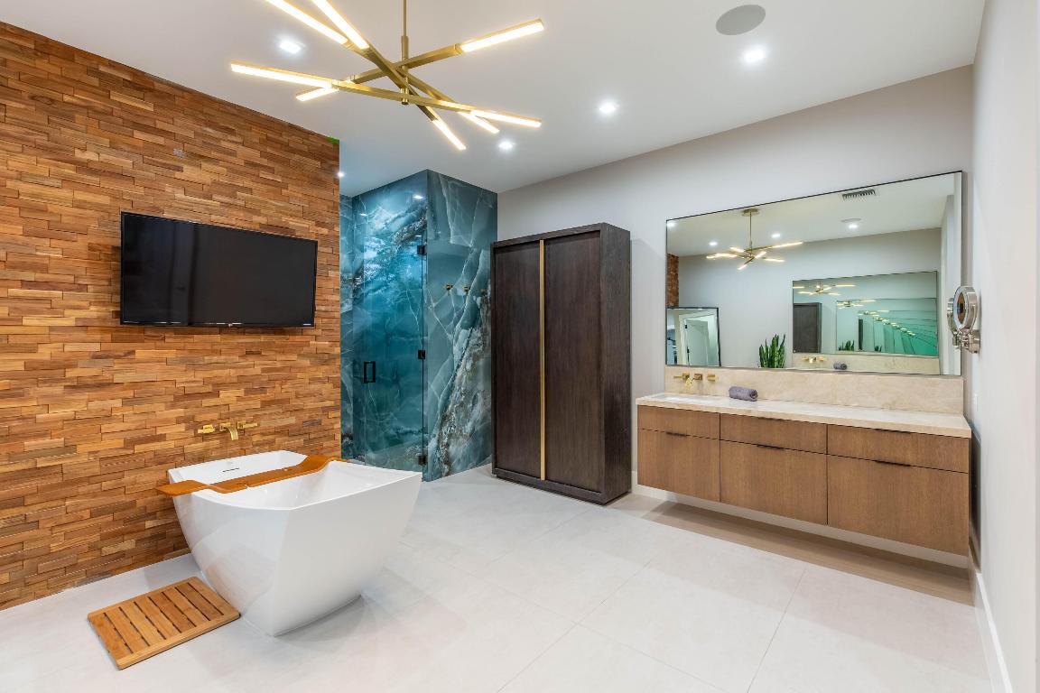 BREAKERS WEST 8 - Residential