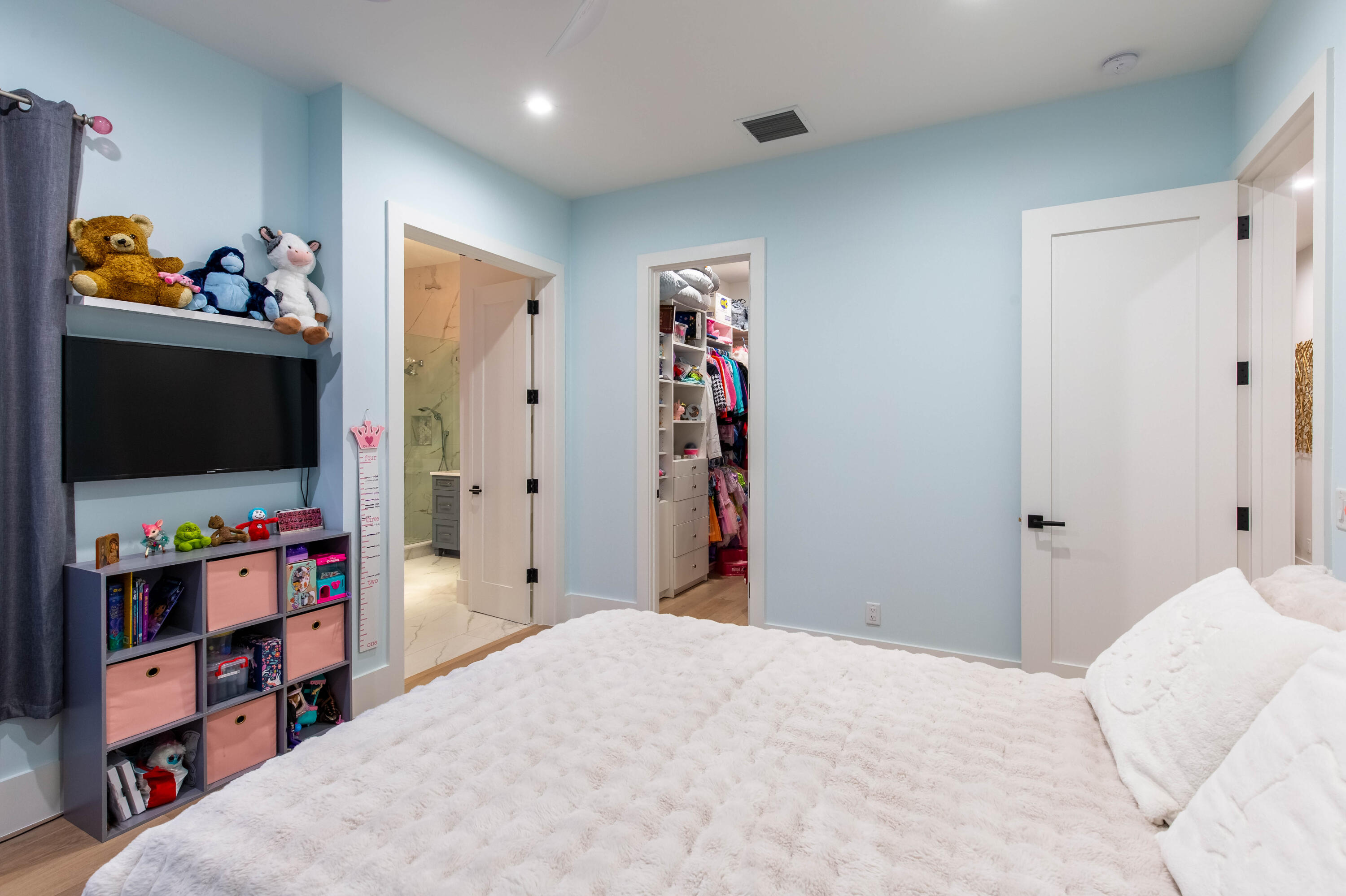 BREAKERS WEST 8 - Residential