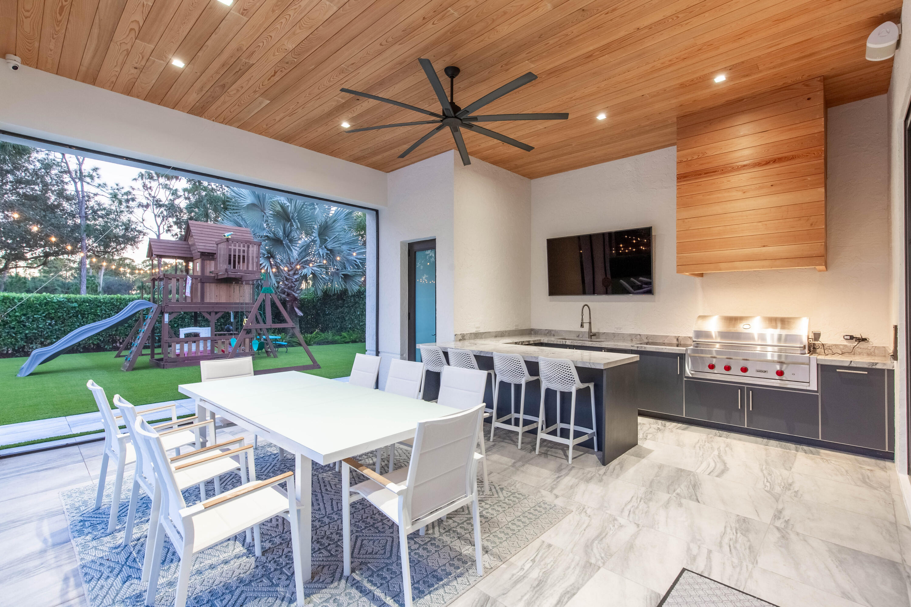 BREAKERS WEST 8 - Residential