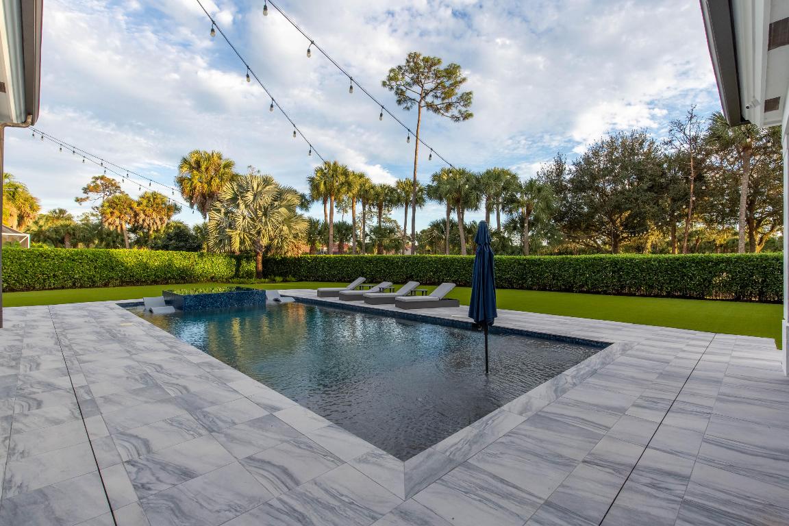 BREAKERS WEST 8 - Residential