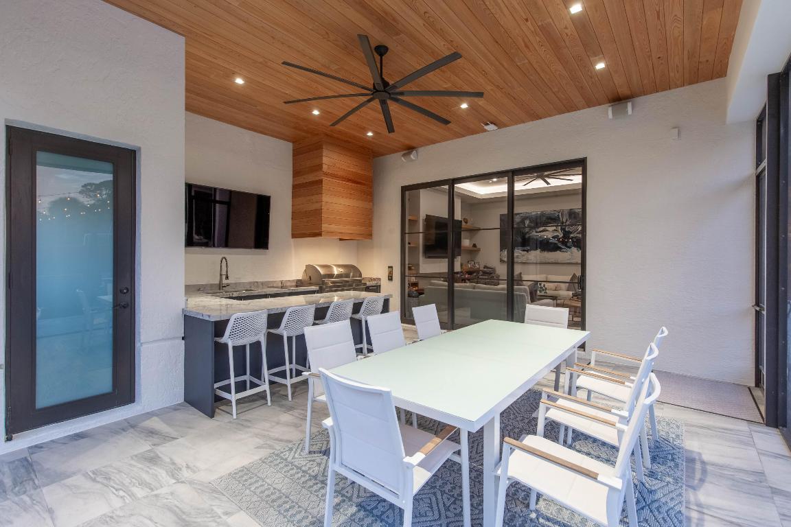 BREAKERS WEST 8 - Residential