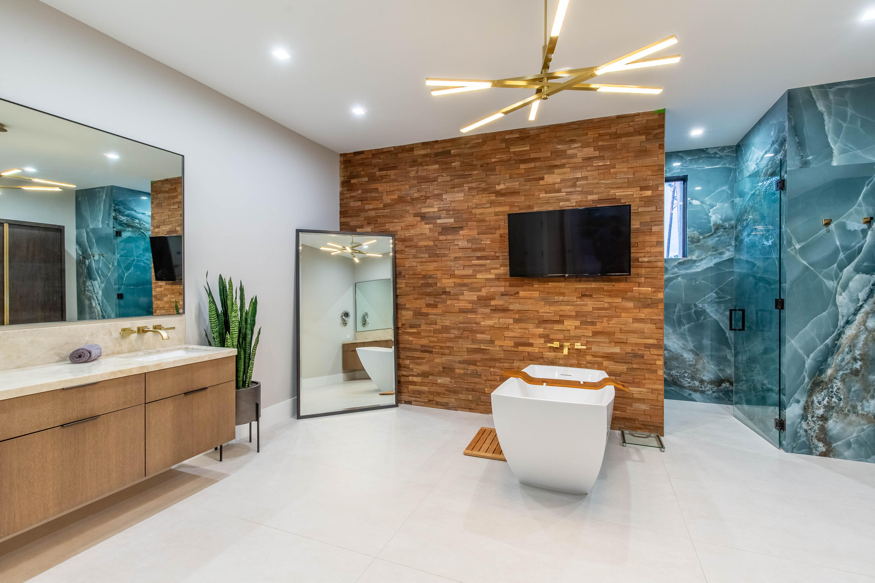 BREAKERS WEST 8 - Residential