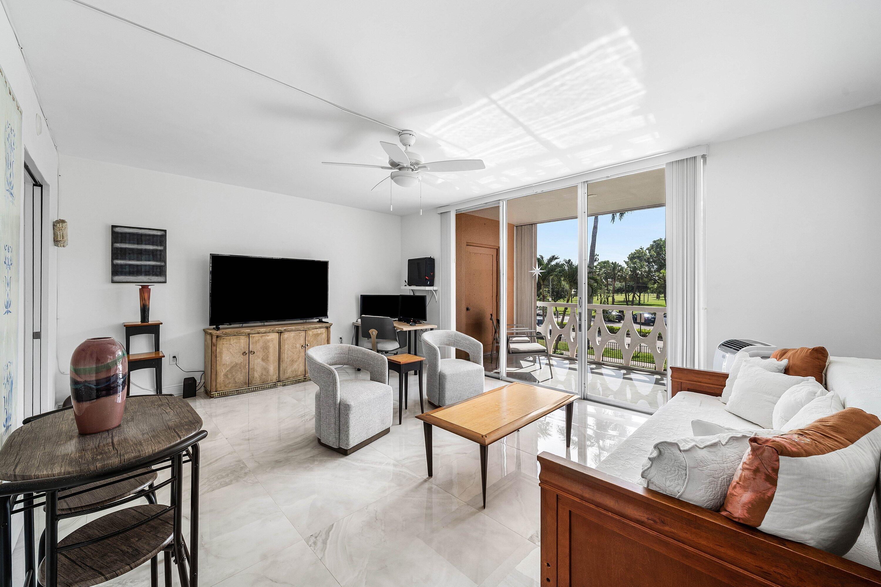 15 S Golfview Road 206
