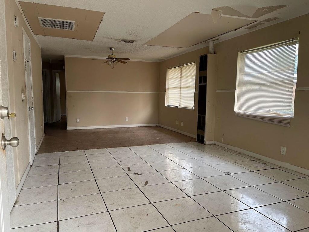 Photo of 807 SE Tarpon Avenue, Stuart, FL 34994 (MLS # R10953069)