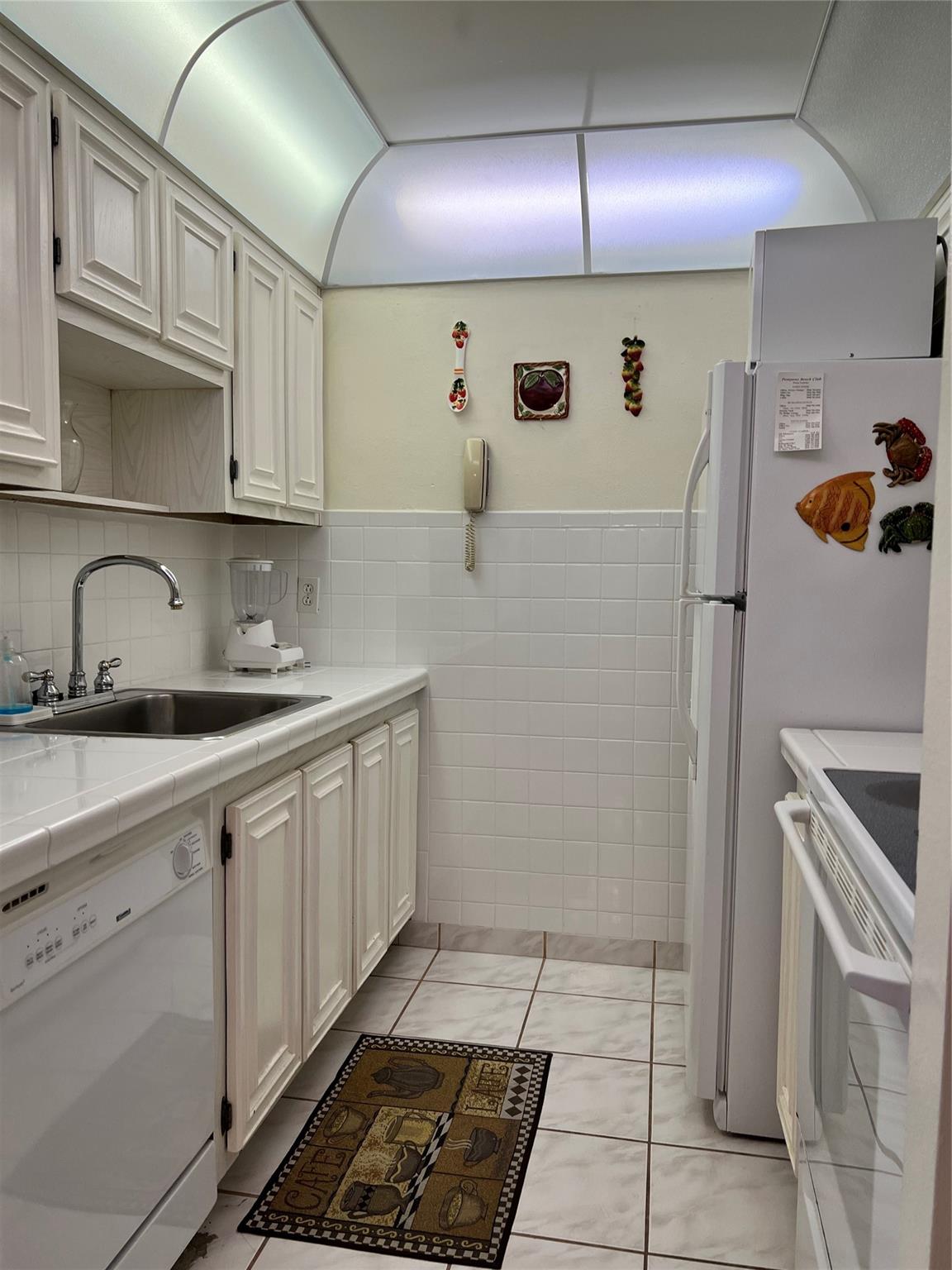 Pompano Beach Club Condo - Residential Lease