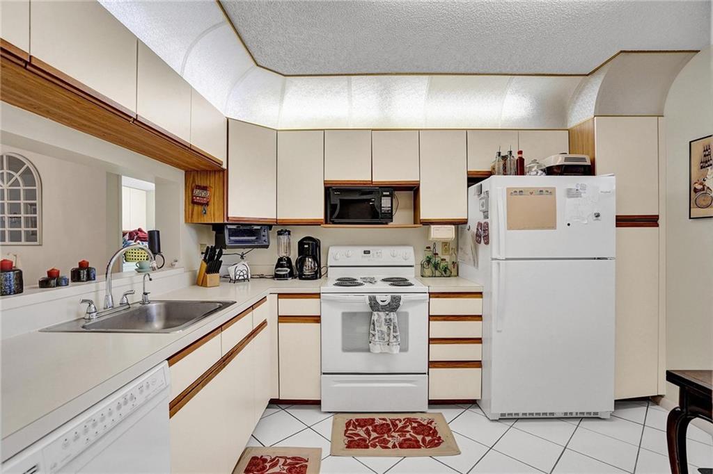 TRADEWINDS @ TOWNSHIP - Residential