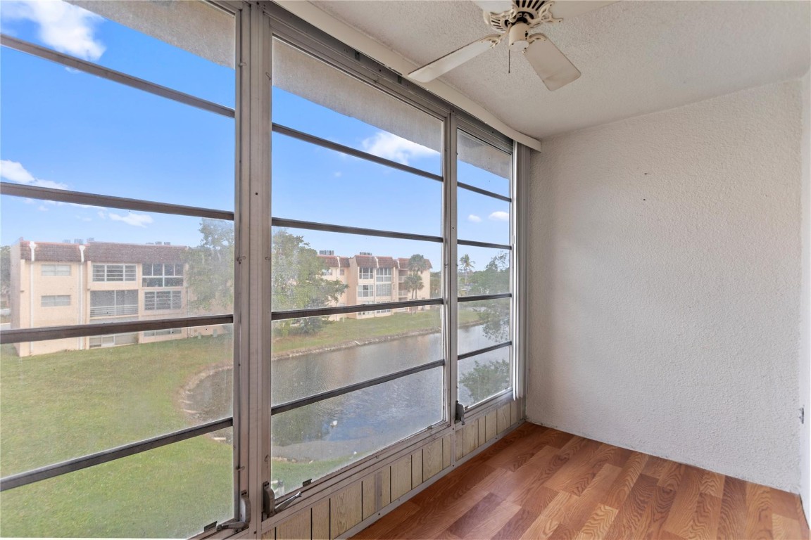 sunrise lakes phase 3 - Residential