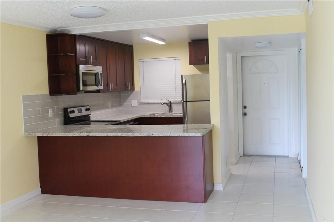 SUNRISE LAKES - Residential