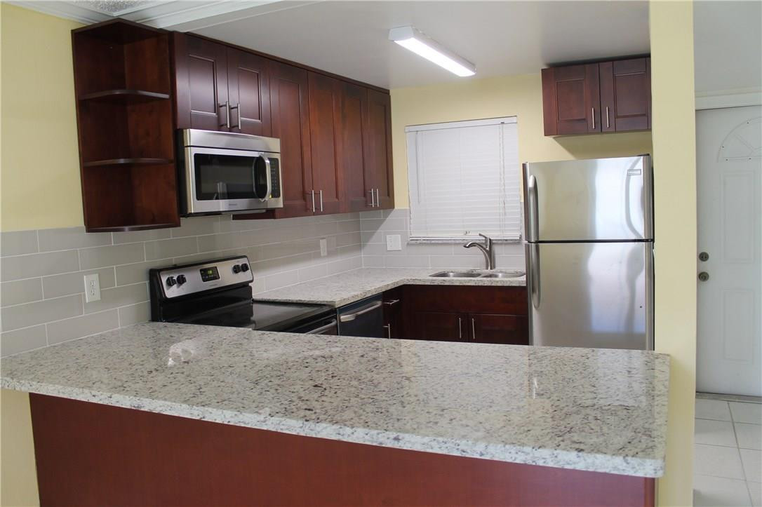 SUNRISE LAKES - Residential
